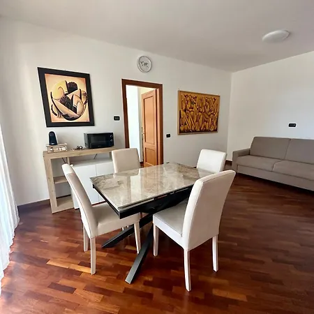 Apartment Domus Leonardo Fiumicino