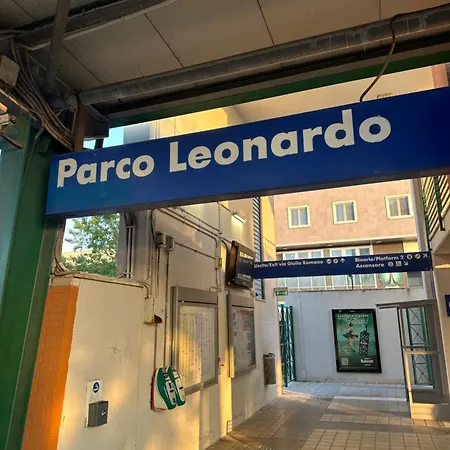 Domus Leonardo Apartment *